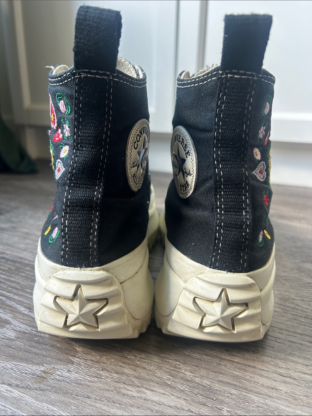 Converse Run Star Hike Platform High-Top Sneakers with Multicolor Floral Embroid - Picture 4 of 9